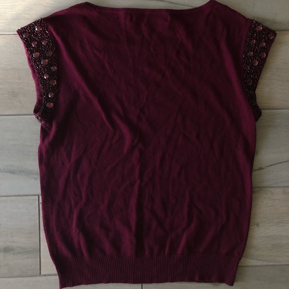 Maroon knit top with beaded sleeve - Picture 4 of 4